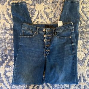 Banana Republic high waste 4 buttons